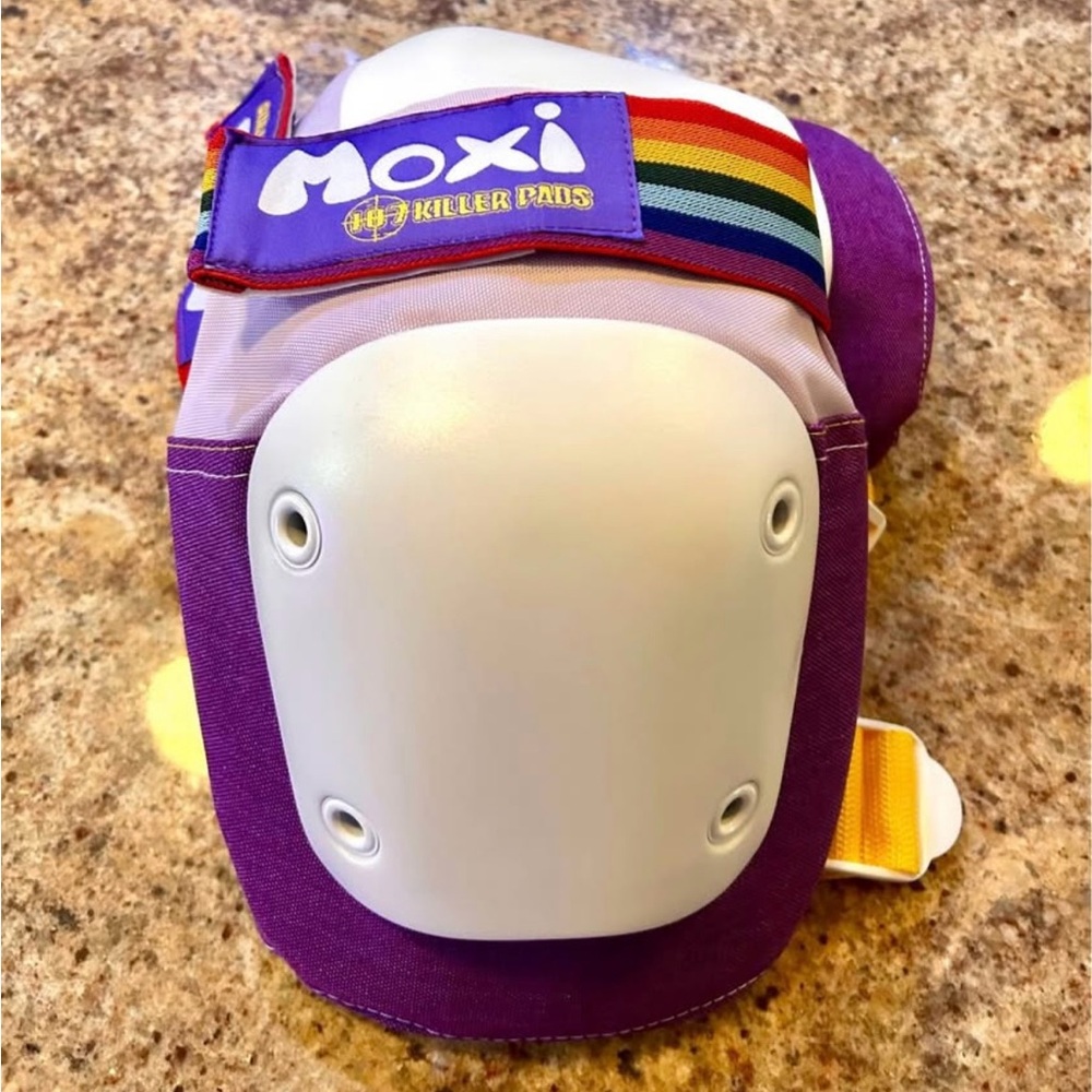 Moxi 187 Killer Pads Purple with rainbox straps Knee Pads L/XL